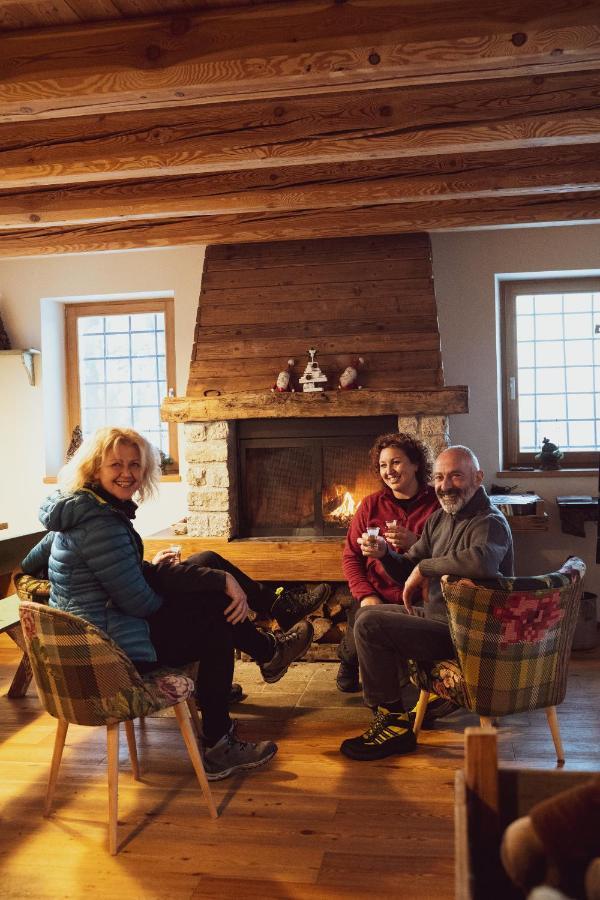 Baiti Par Via Bed and Breakfast Folgaria Esterno foto
