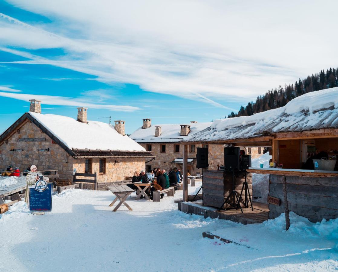 Baiti Par Via Bed and Breakfast Folgaria Esterno foto
